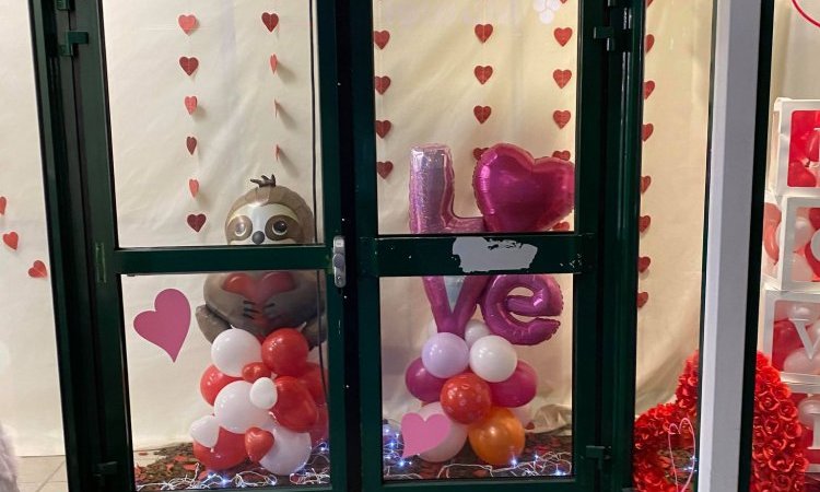 Décoration de Saint-Valentin pour magasin - La boutique en fête - Oyonnax